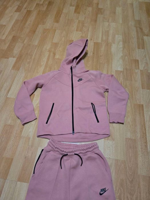 Дамски оригинален екип Nike Tech Fleece