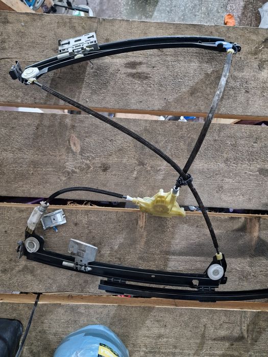 Piese usa dreapta Laguna Coupe geam macara maner incuietoare bandou