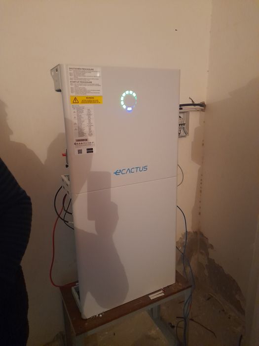 Quyosh panellari urnatib yoqib berish