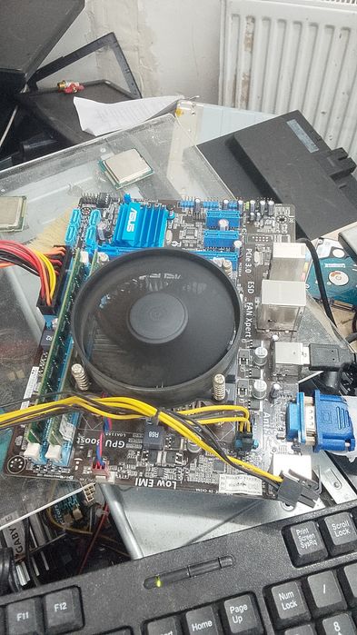 Продам материнские платты 1155тые,н61