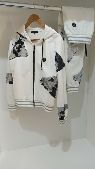 Модная женская одежда