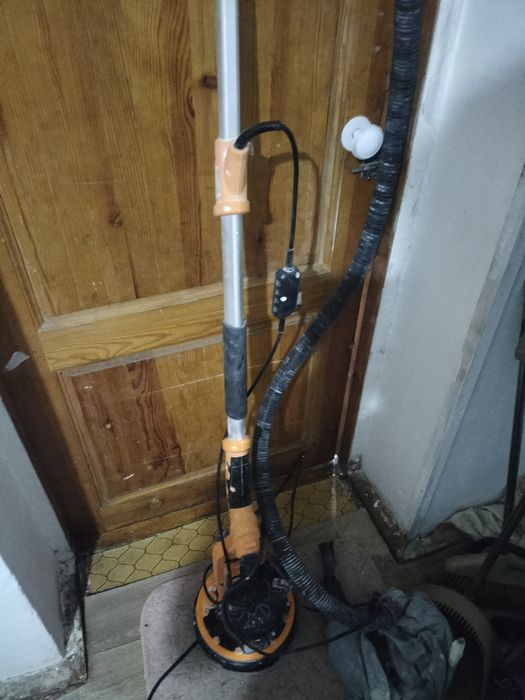 Жираф(шкурильный аппарат) для стен