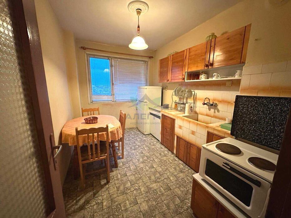 Продава се Тристаен апартамент в Пазарджик, Окръжна болница - 85 кв.м за 624 €/кв.м - Снимка #1