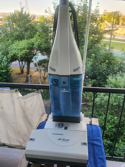 Aspirator umed, Lindhaus LW38 Pro, masina de curatat pardoseli pt spatii mici-medii, profesionala