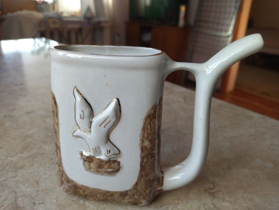 Продам фарфоровую кружку.