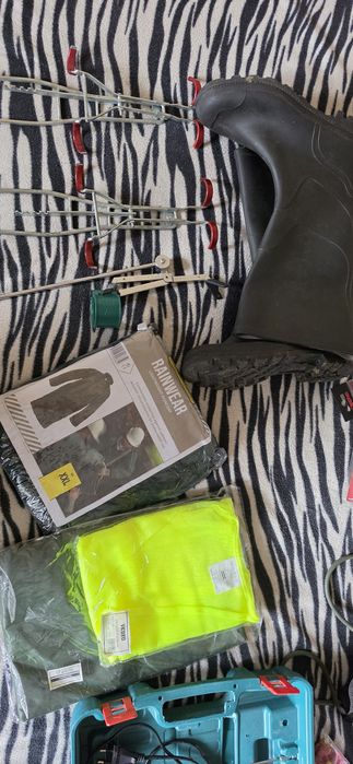 Въдици, макари и най-различни аксесоари