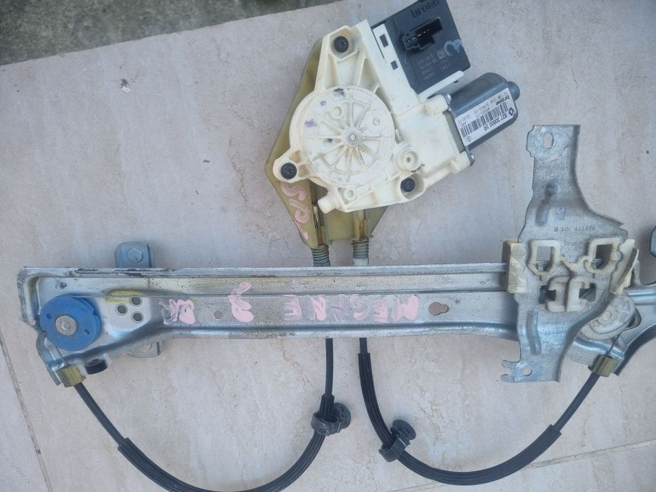 Macara  electrica ușă dreapta spate renault megane 3 hatchback  2011
