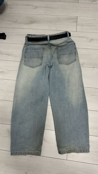 Джинсы Bershka светлые