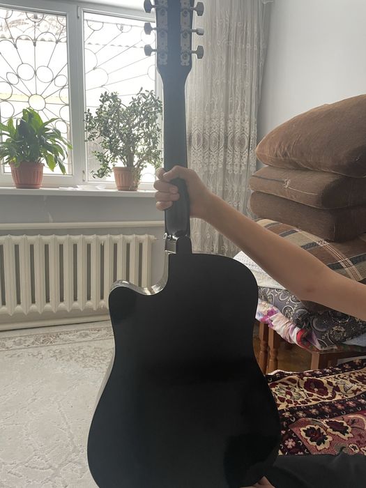 Продам гитара в хорошем качестве