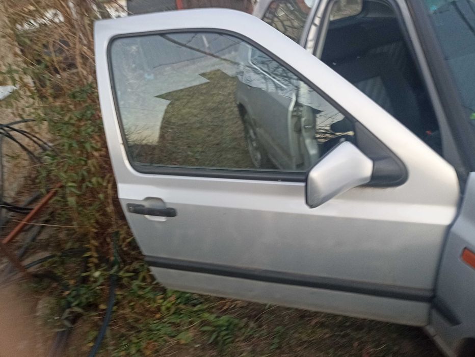 Продавам врати за голф 3