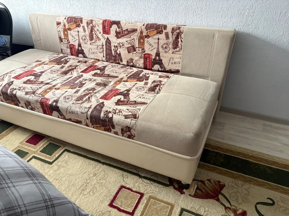 Диван видвижной б/у
