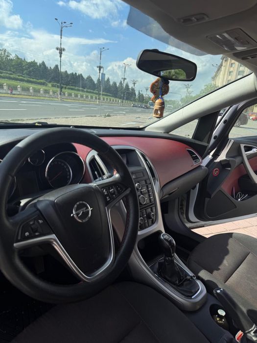 OPEL Astra 2011 — imagine 2