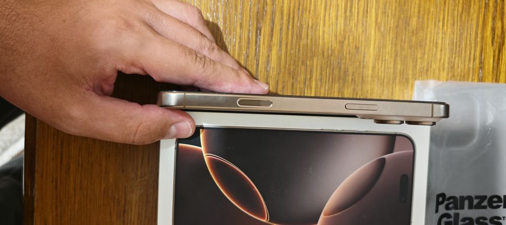 iPhone 16 Pro max 256gb battery 93