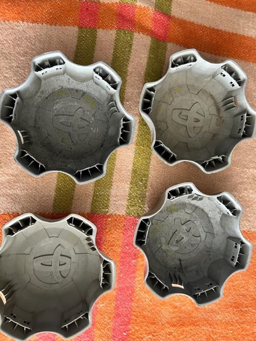 Заглушки для дисков Toyota