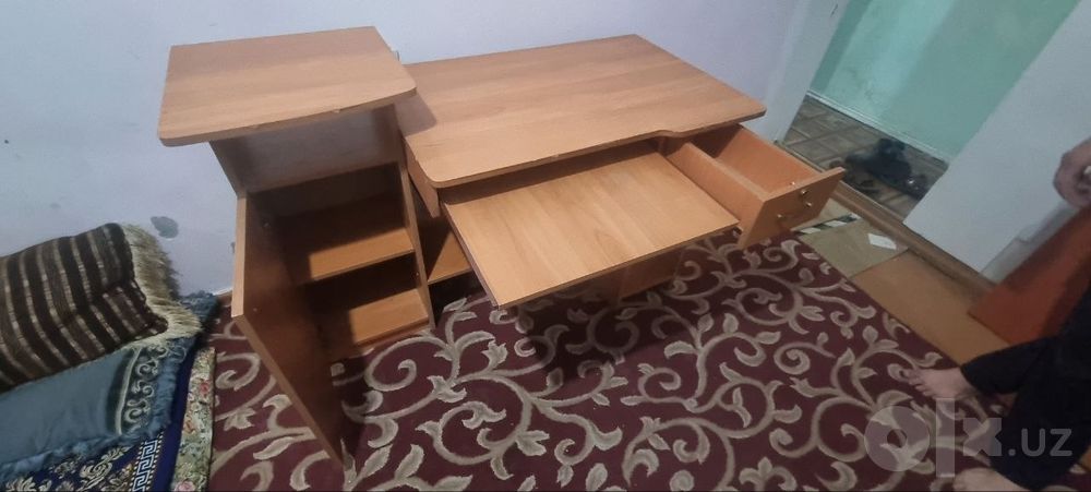 Kompyuter stol sotiladi