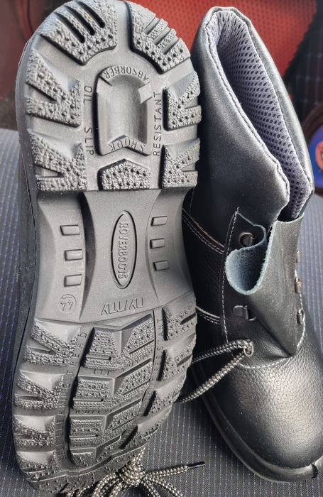 Продам рабочие ботинки