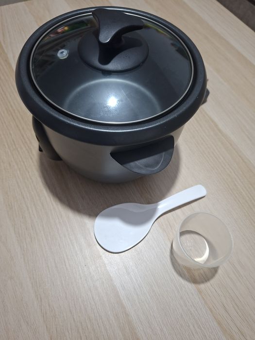 Aparat de gatit orez