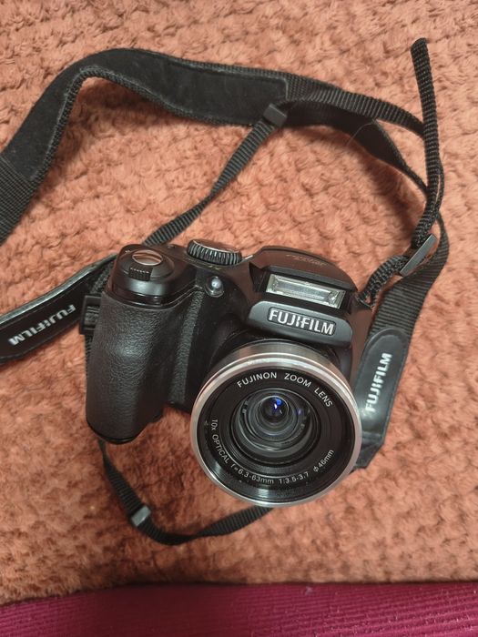 Vând aparat foto  Fuji film
