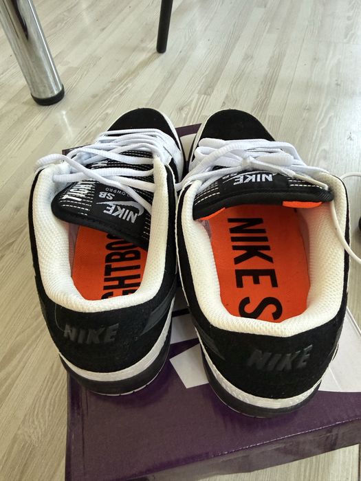 Новые кроссовки Nike