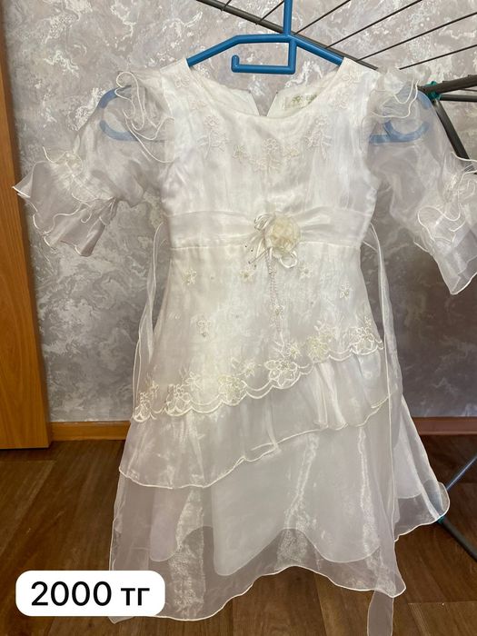 Продам детские платья для девочек