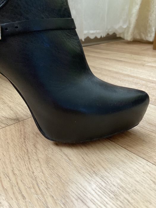 Продам кожаные сапоги