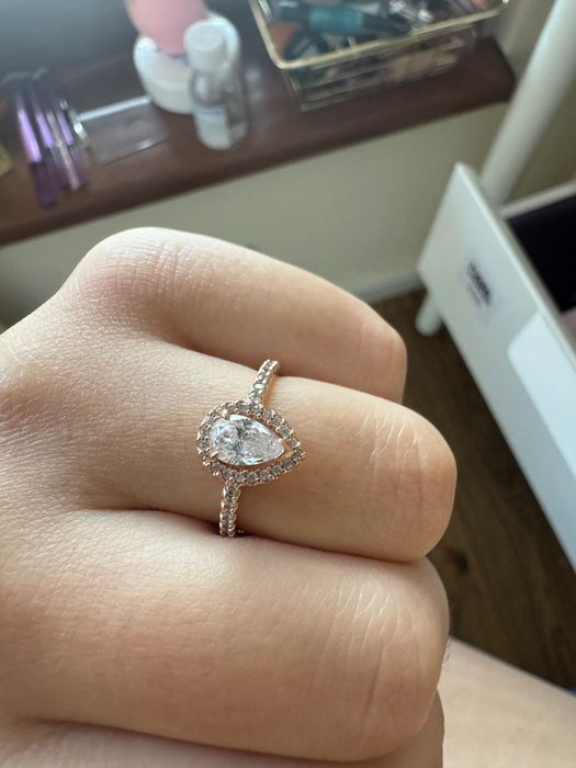 Пръстен Pandora розово злато,в оригиналната си кутия и е размер 54