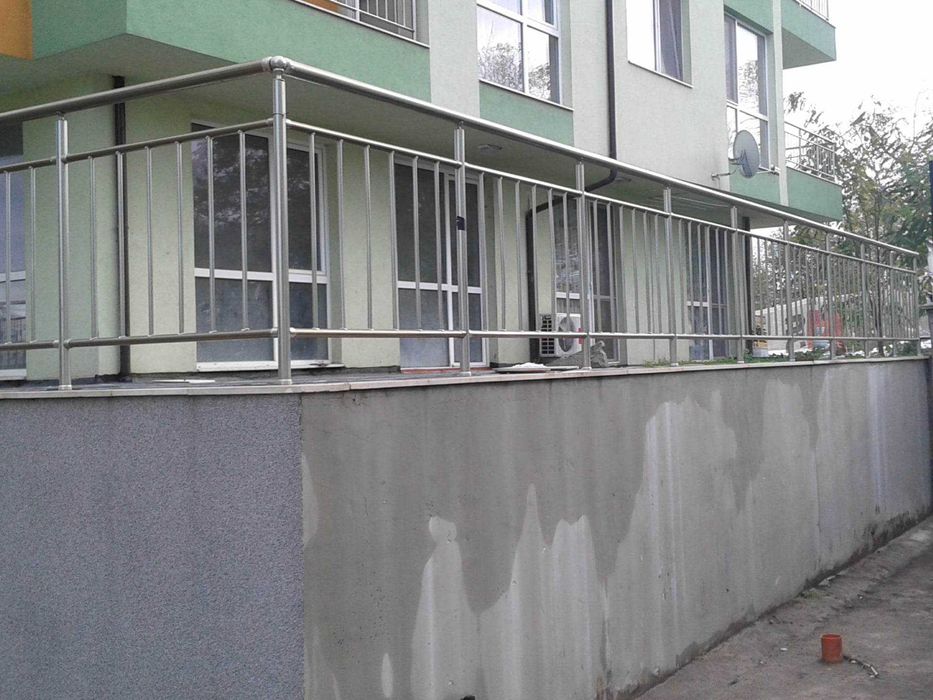 Доставка и монтаж на алуминиеви парапети с 8г. гаранция!