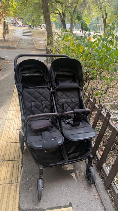 Коляска на двойню.