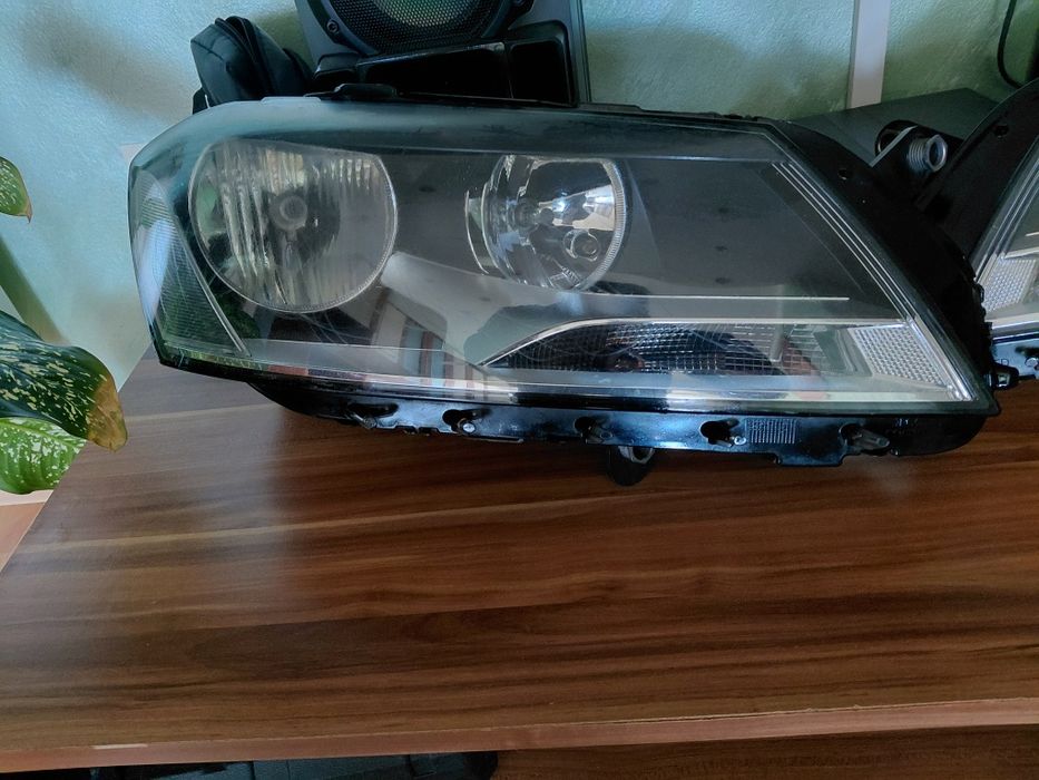 Faruri VW  passat B7