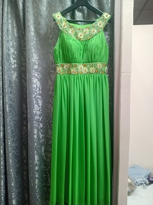 Продам платье, новое.