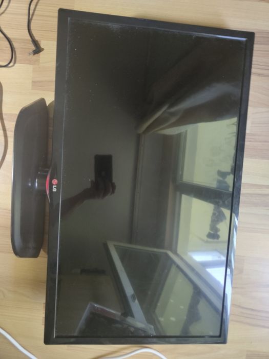 Televizor LG 32LN536B defect