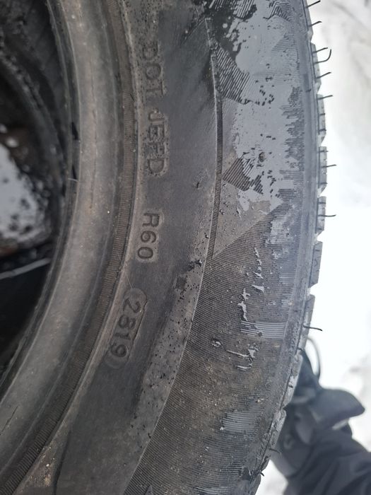 Vand 2 anvelope 185 65 15 de iarna bune ca noi
