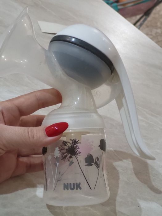 Продам молокоотсос Nuk