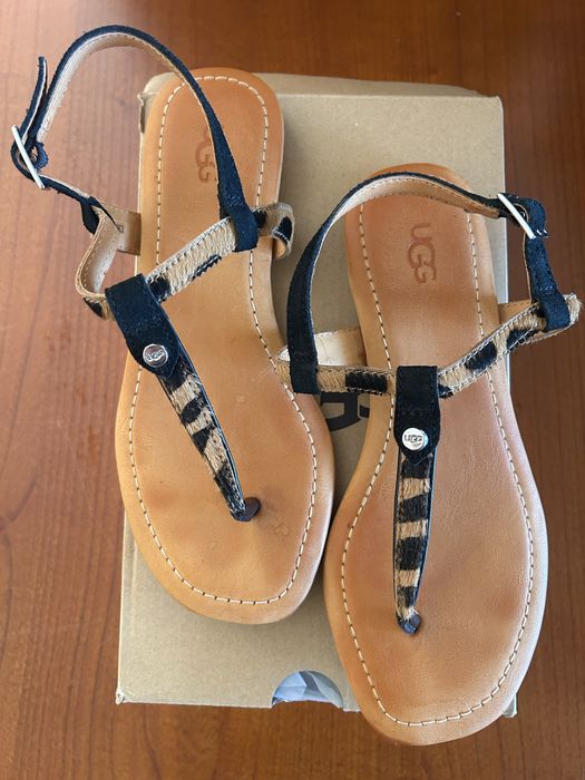 Кожени сандали UGG