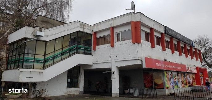 De vanzare: 453mp-doua spatii comerciale in Arad, Piata Arenei nr. 7,