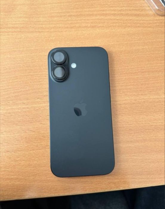 iPhone 16.   128gb