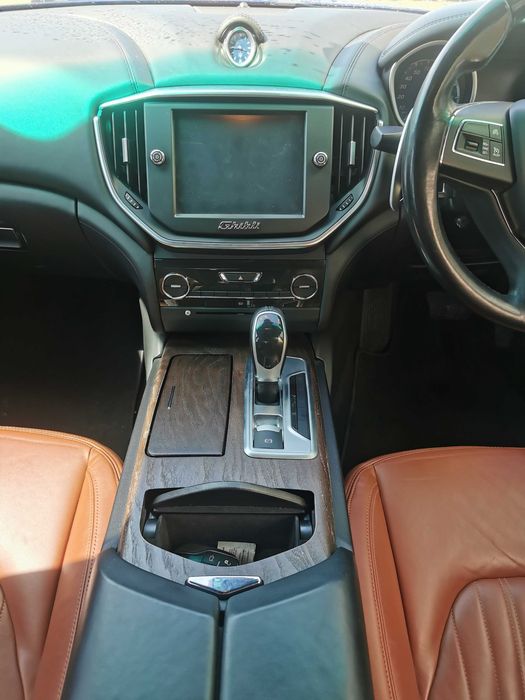 dezmembrez Maserati Ghibli 3.0d/bara spate maserati/usa maserati ghibl