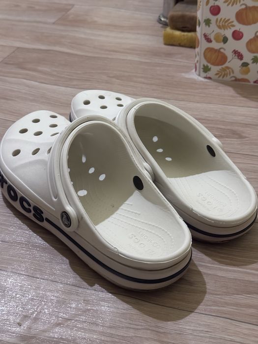 Белые CROCS за 200.000 сум