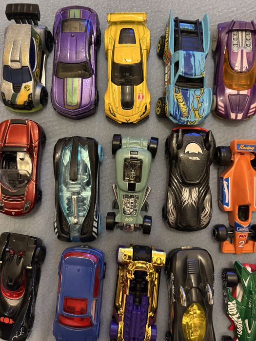 Hot Wheels колички и писта