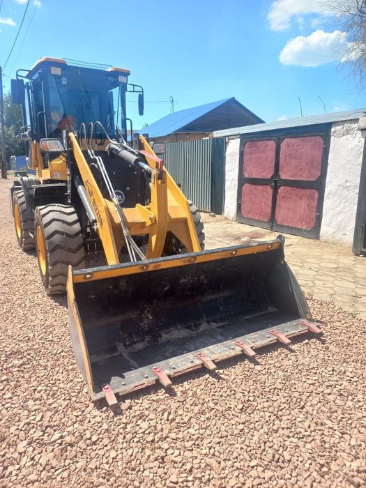 Услуга фронтальног погрузчика  в час