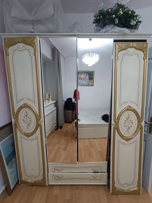 Продам комплект спальной мебели