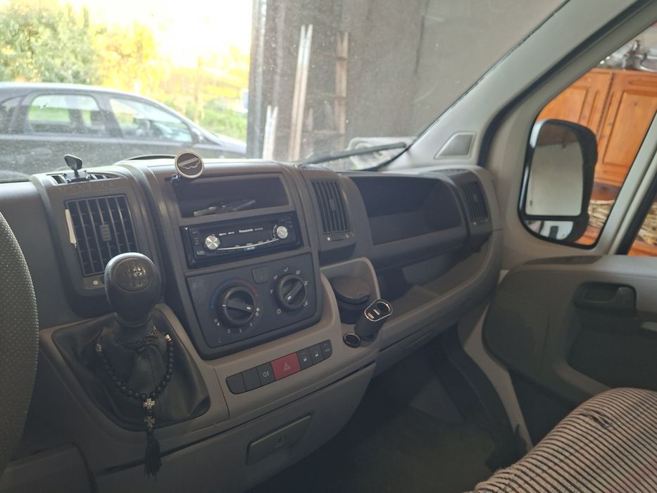 Vind pegeot boxer an de fabricație 2007 motot 2200 dizel cu 3 locuri .trebuie înlocuită Cutia de viteze