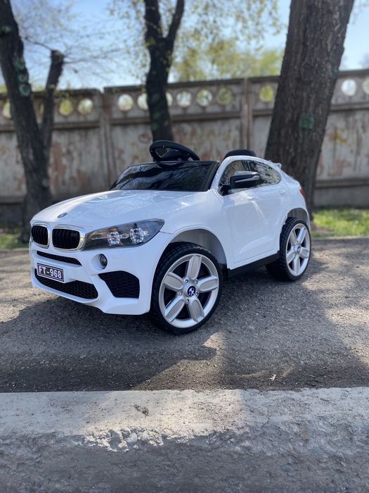 Детская машина на пульте