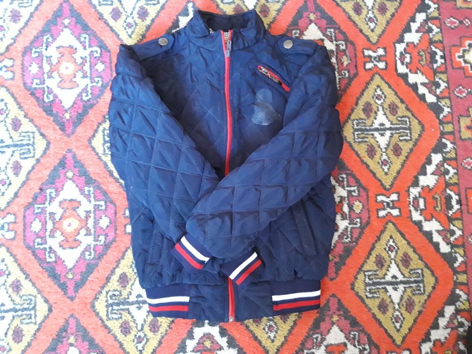 Куртка на мальчика. На 8-10 лет. Весенне-осенняя. В отличном состоянии