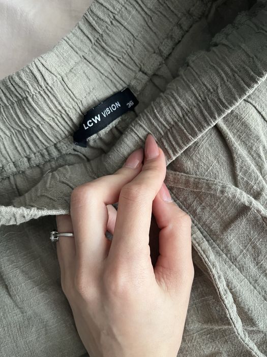 Продавам два дамски панталона – размер С-M