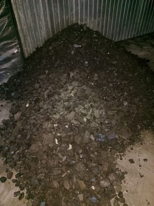 Продам уголь-песок в мешках.