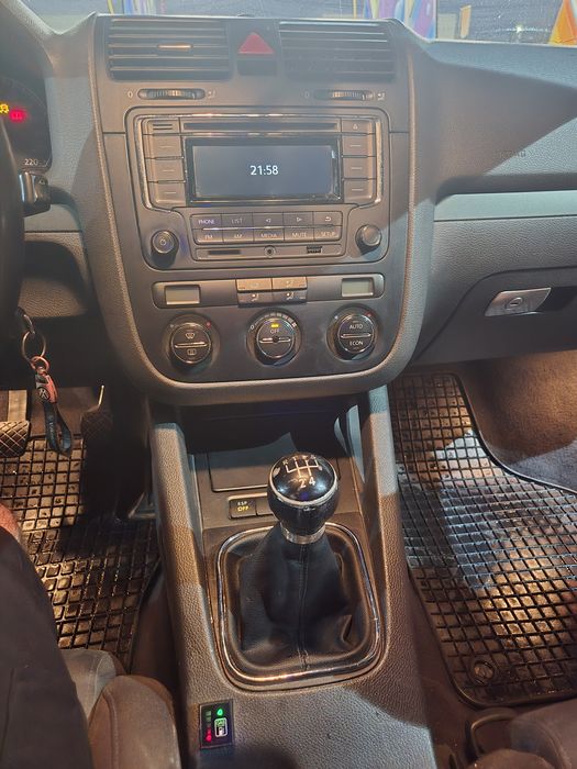 VOLKSWAGEN Golf 2004 — imagine 3