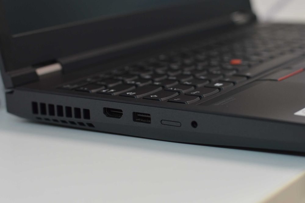 Lenovo ThinkPad P15 - Intel Core i7-10850H / 16GB RAM DDR4 / 1TB SSD NVMe / NVidia Quadro T1000 Mobile / Перфектно състояние / 12 месеца гаранция