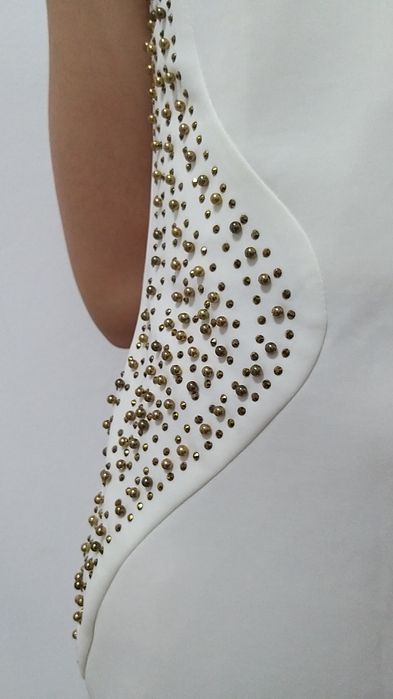 Жаңа жылға , басқа да мерекелерге көйлектер сатылады