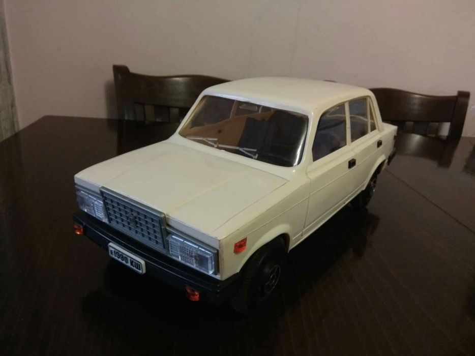 Лада 1:8 макет пластмасов